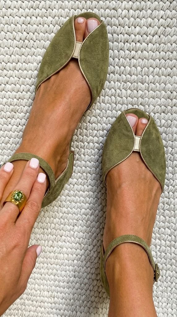 Olivia™ | Elegant Sage Green Sandals